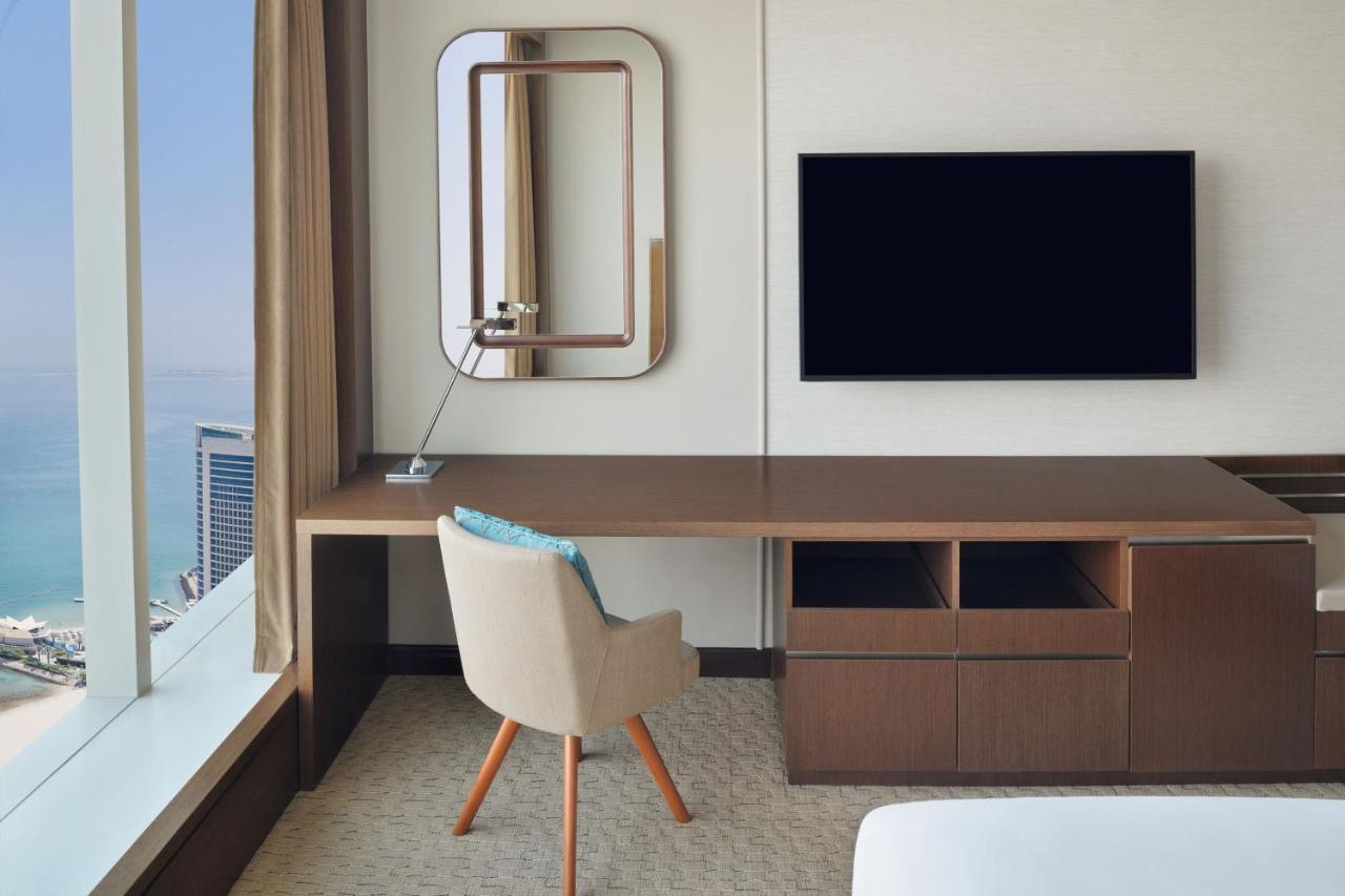 Delta Hotels By Marriott City Center Доха Екстер'єр фото A room at the hotel