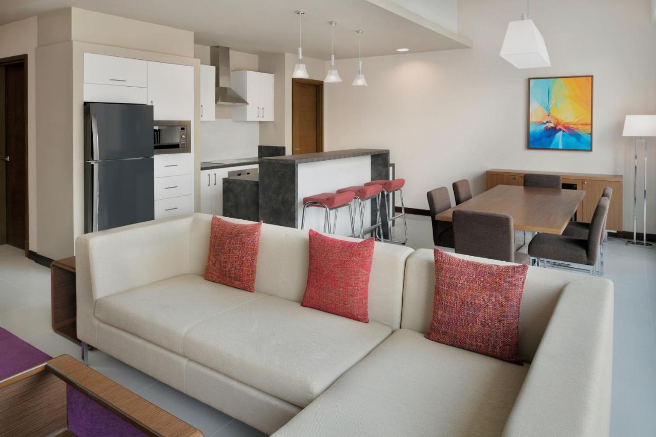Delta Hotels By Marriott City Center Доха Екстер'єр фото A typical apartment interior