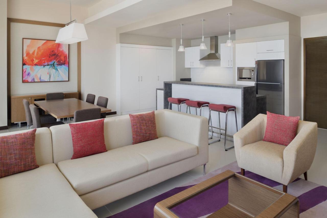 Delta Hotels By Marriott City Center Доха Екстер'єр фото A living room at the Ritz-Carlton, Maldives