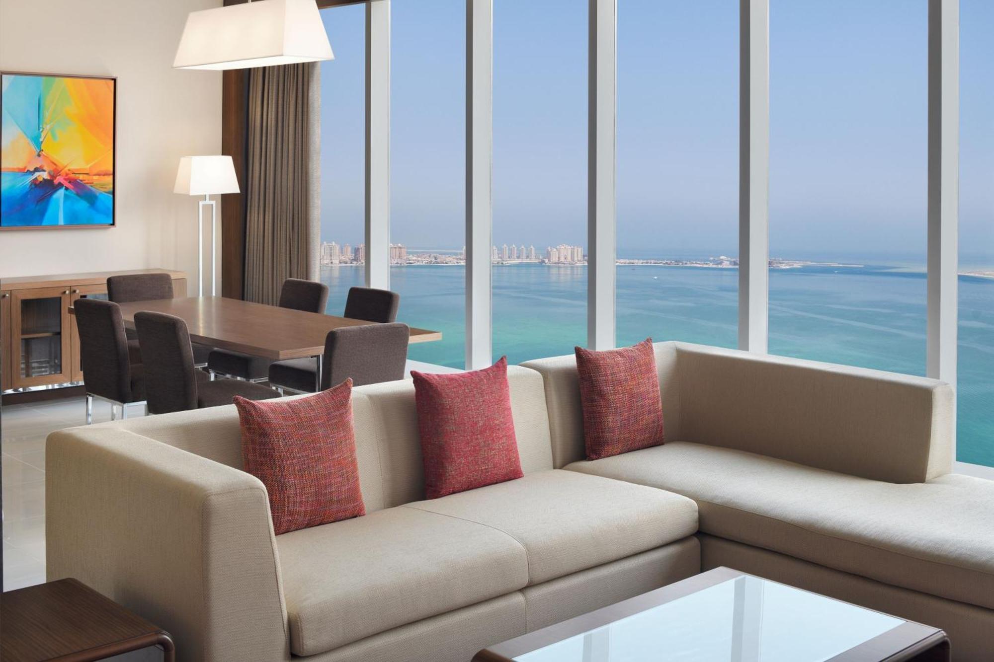 Delta Hotels By Marriott City Center Доха Екстер'єр фото A living room in a suite at the Atlantis, The Royal